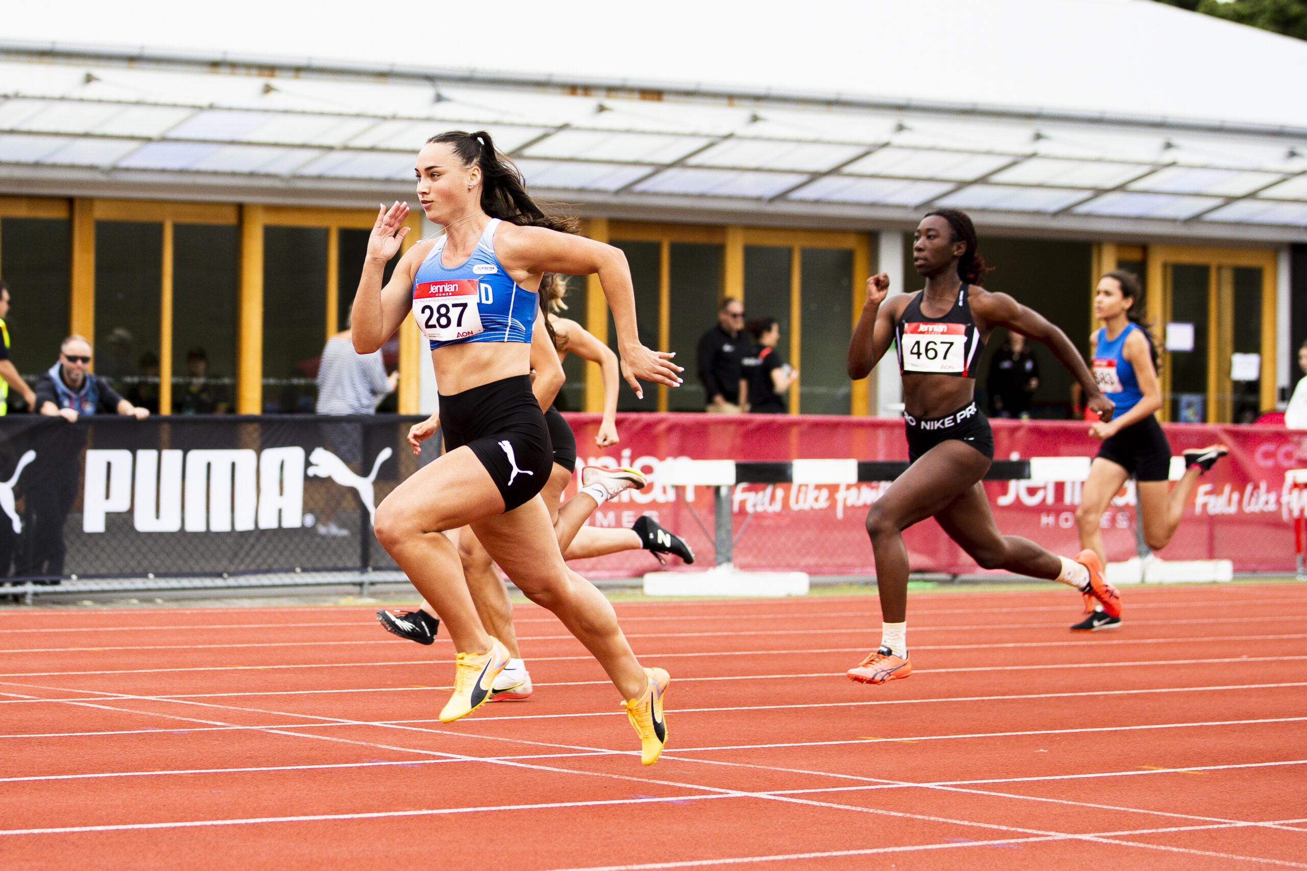 而博格巴显 而博格巴显